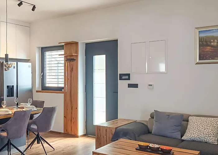 Lovely In With Sauna Apartman