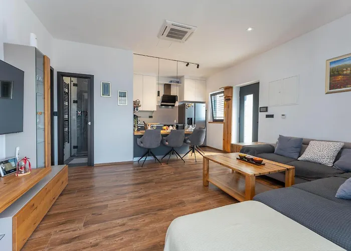 Lovely In With Sauna Apartman