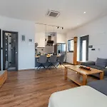 Lovely In With Sauna Apartamento