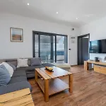 Apartamento Lovely In With Sauna