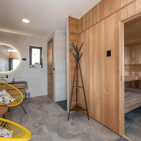 Lovely In With Sauna Apartment *
